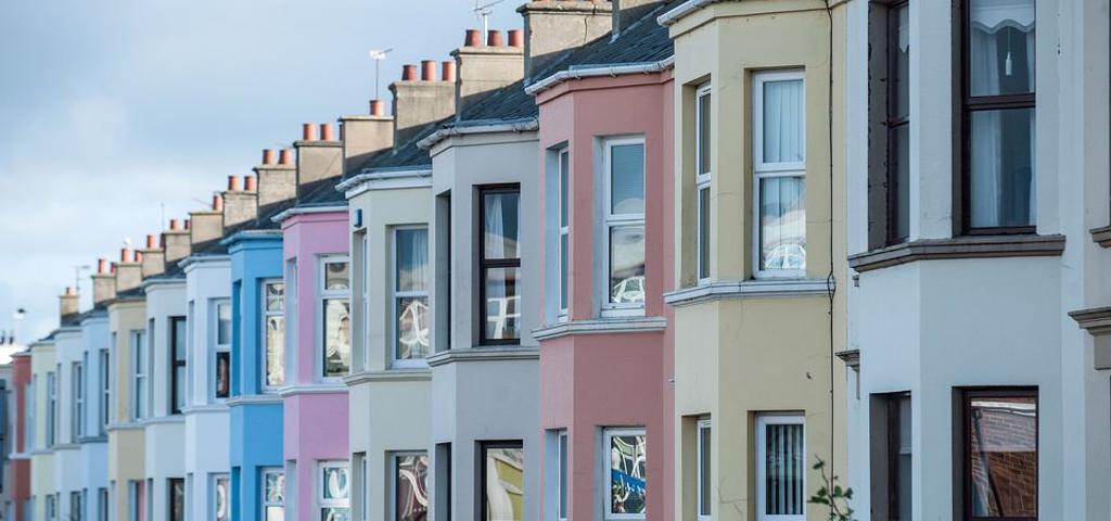 Πτώση στις τιμές κατοικιών της Ιρλανδίας για πρώτη φορά από το 2020